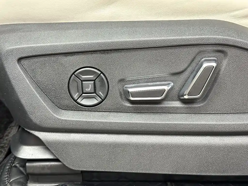 Audi Q6 2022 — фото 30