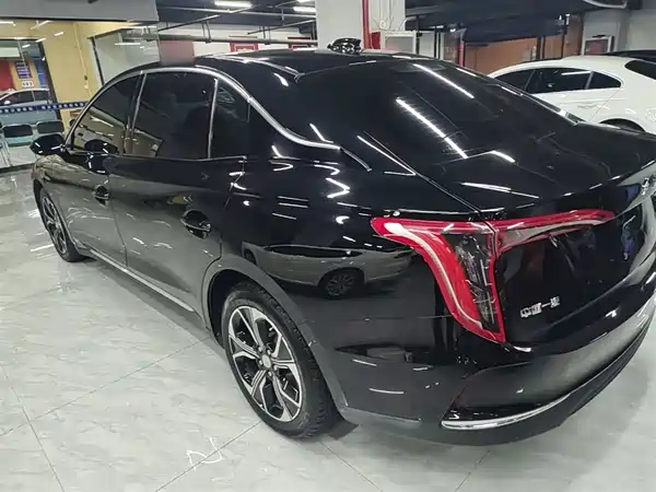 Hongqi E-QM5 2023