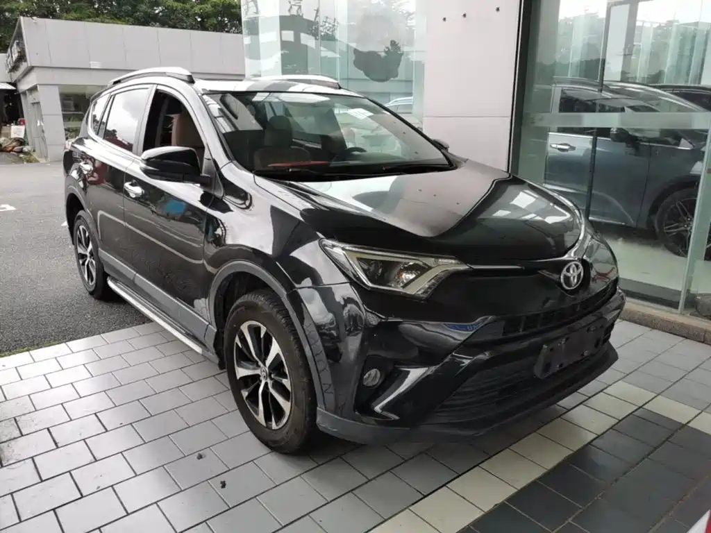 Toyota RAV4 2017 — фото 4
