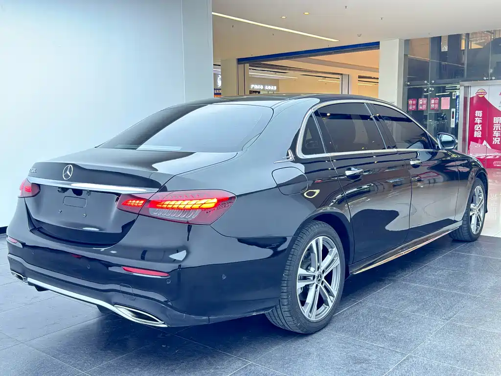 Mercedes-Benz E-Class 2021 — фото 15