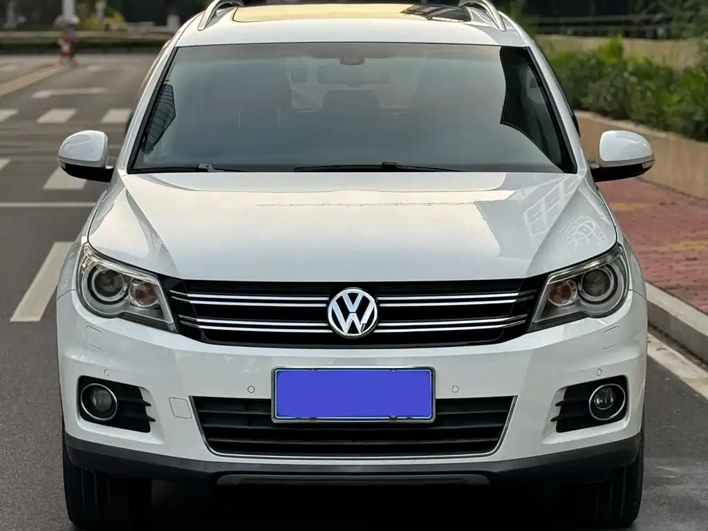 Volkswagen Tiguan 2011 — фото 2