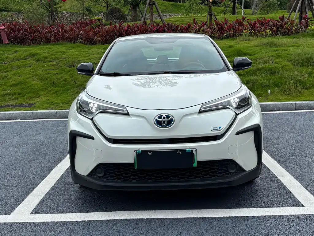 Toyota C-HR EV 2021 — фото 2
