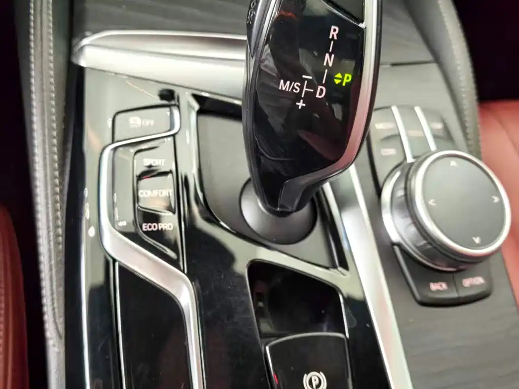BMW 5 Series 2022 — фото 15
