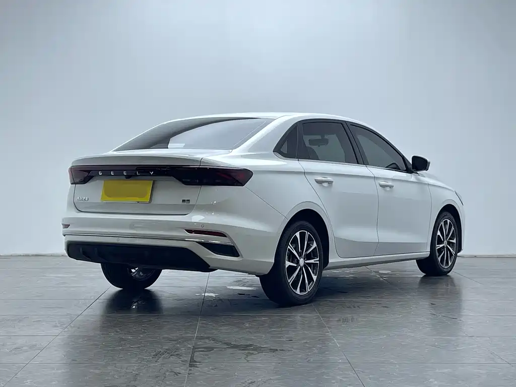 Geely Emgrand 2026
