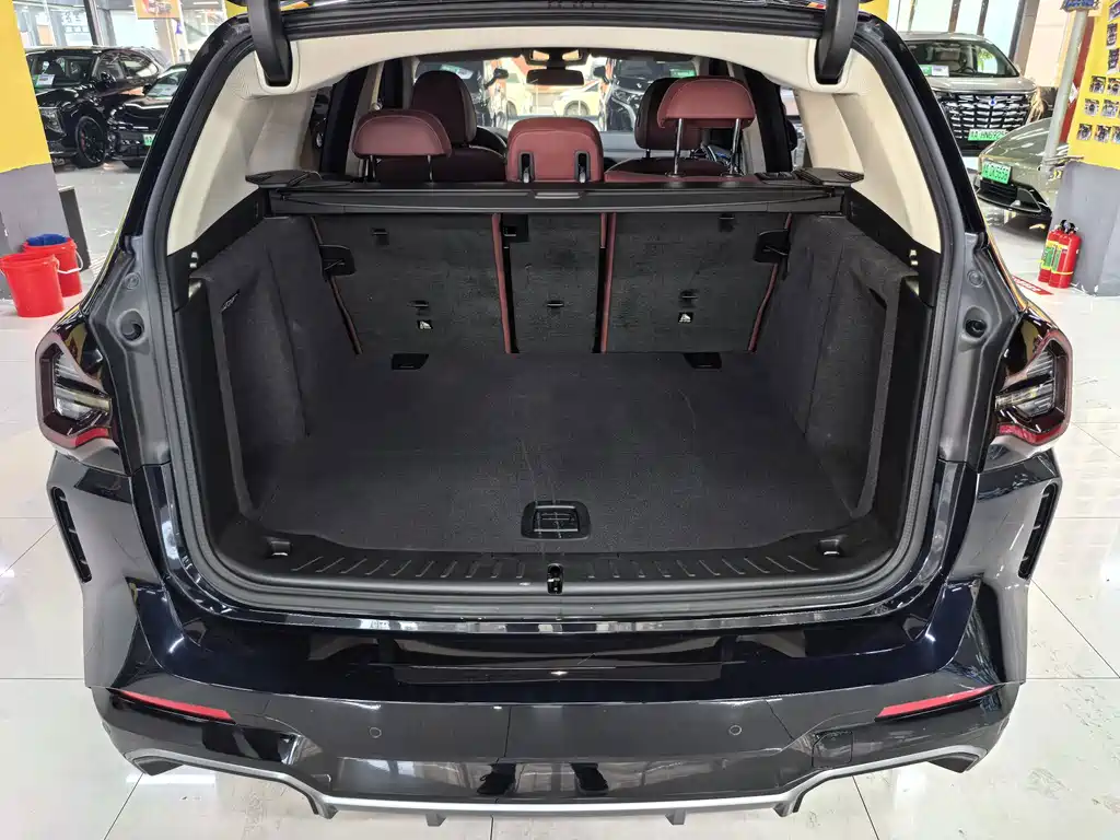 BMW iX3 2024 — фото 13