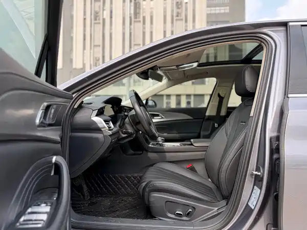 Hongqi H5 2022