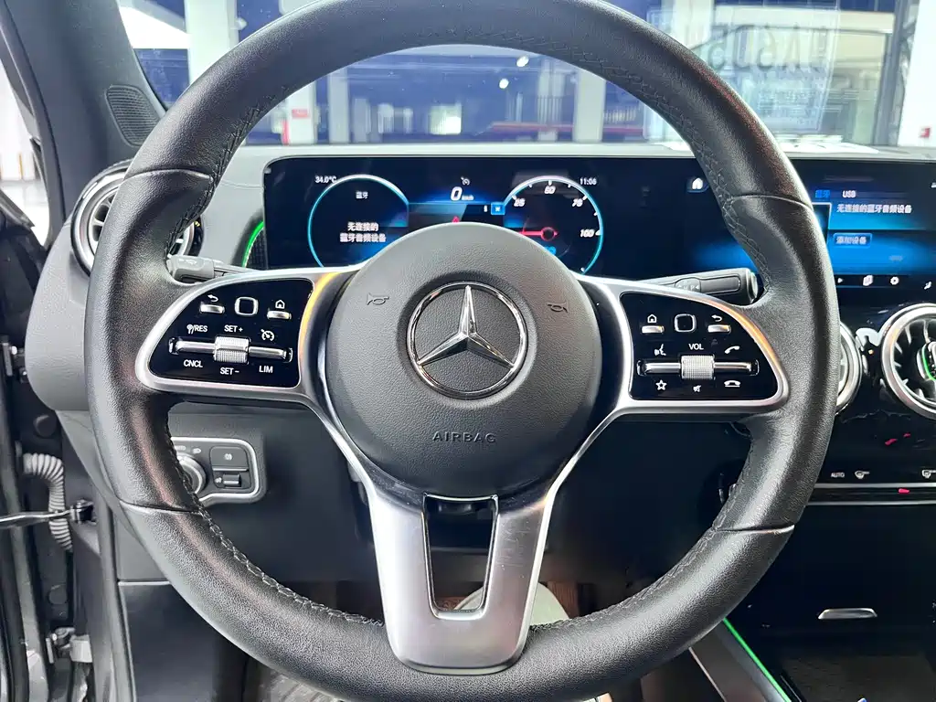 Mercedes-Benz EQB 2022