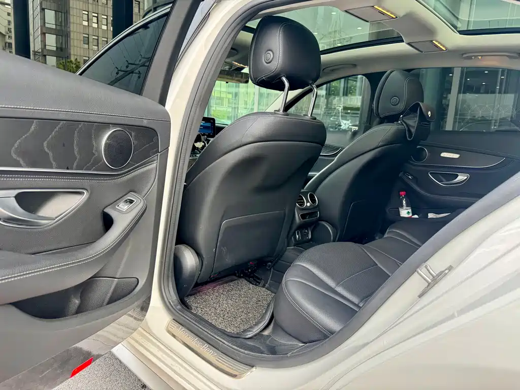 Mercedes-Benz C-Class 2020 — фото 4