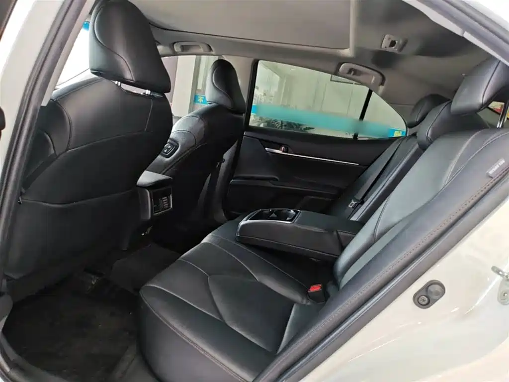 Toyota Camry 2022 — фото 17
