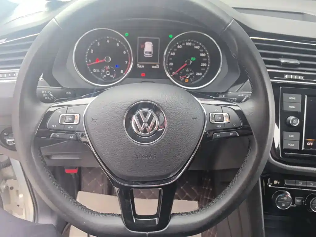 Volkswagen Tiguan L 2019 — фото 11
