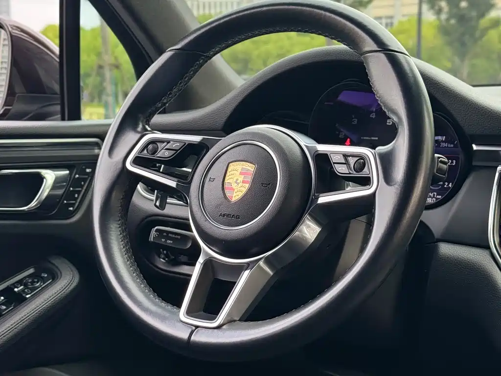 Porsche Macan 2016 — фото 11