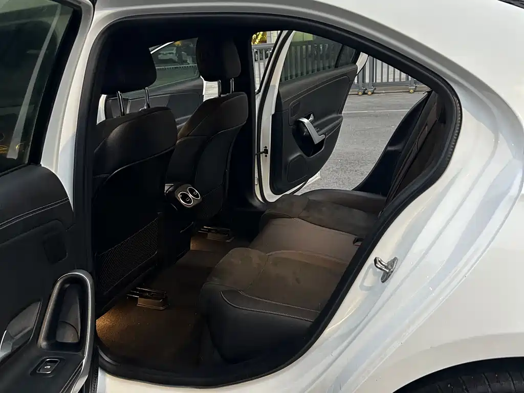 Mercedes-Benz A-Class 2021 — фото 10