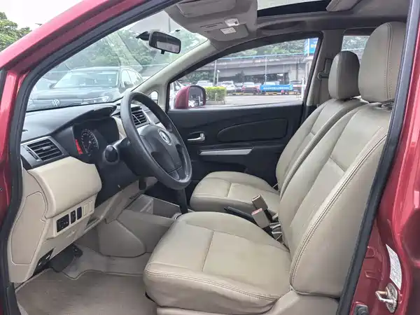 Venucia R50 2014