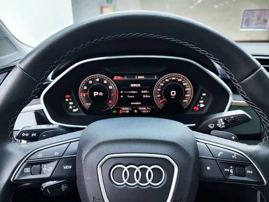 Audi Q3 2022 — фото 12