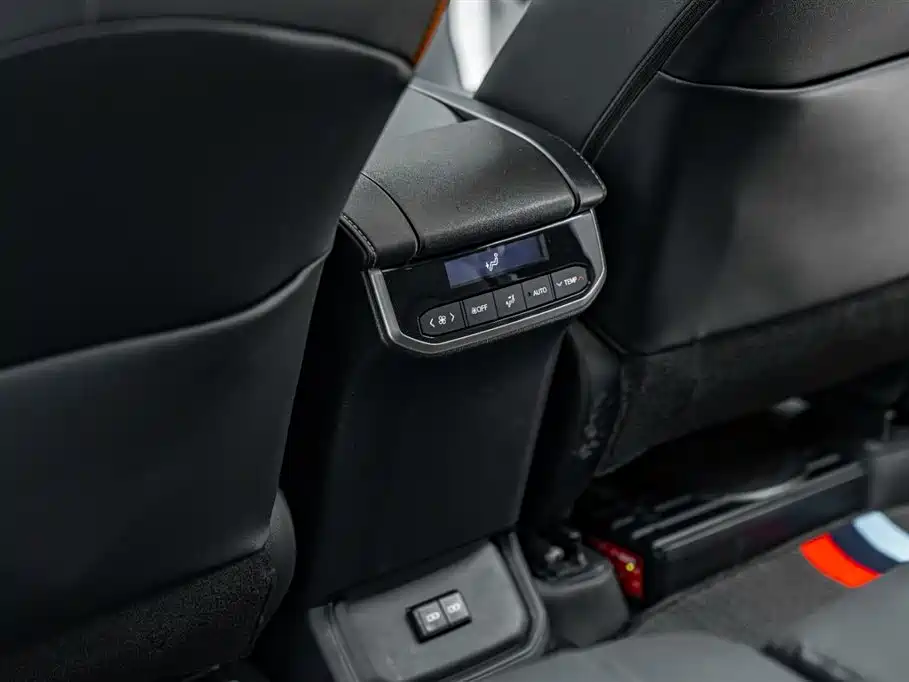 Toyota Crown Kluger 2025 — фото 25