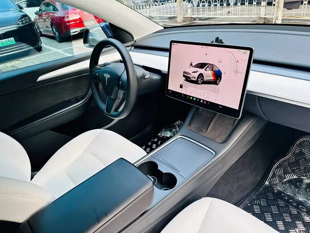 Tesla Model Y 2023 — фото 27