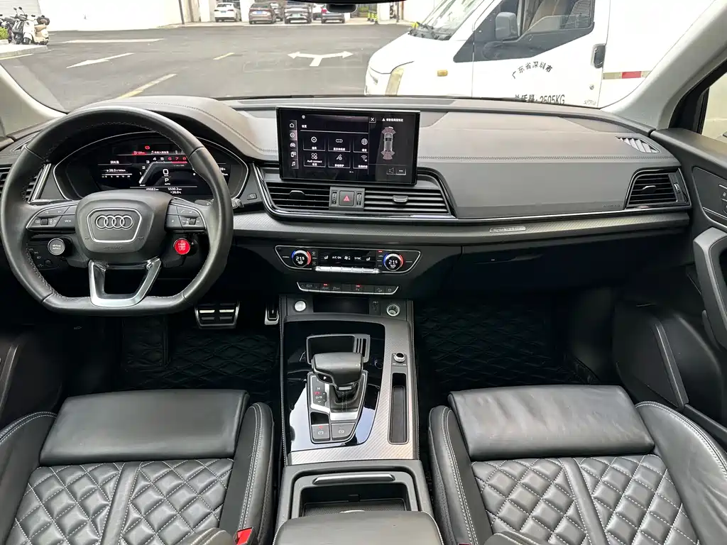 Audi Q5L 2022 — фото 14