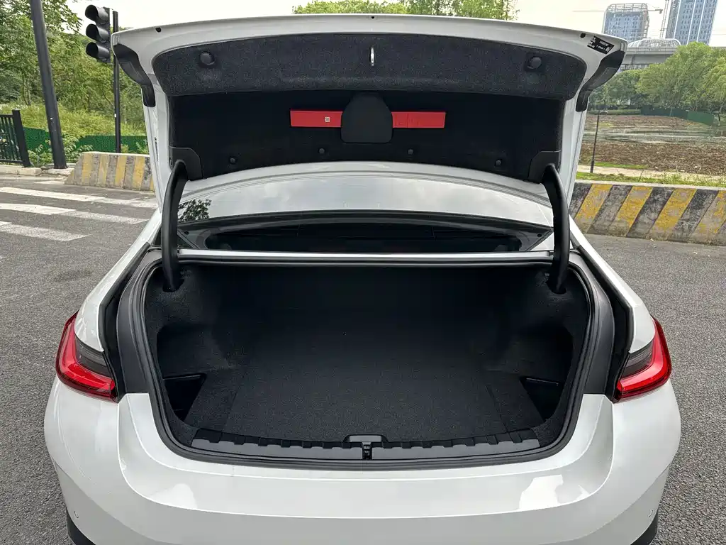 BMW i3 2022 — фото 23