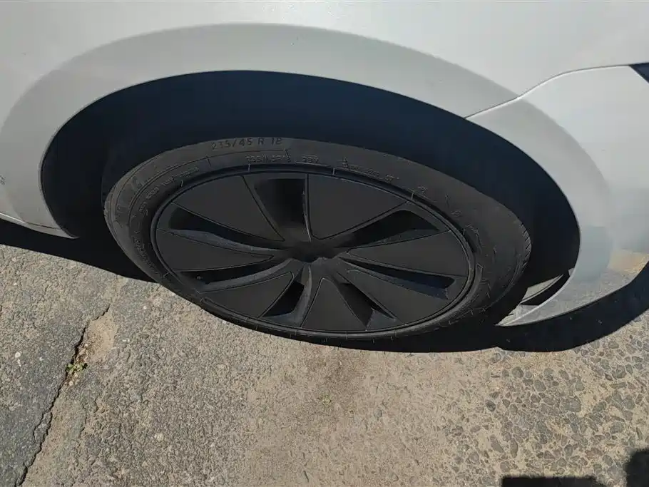 Tesla Model 3 2024 — фото 6