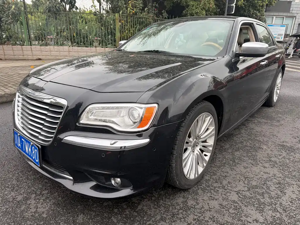 Chrysler 300C 2014 — фото 1