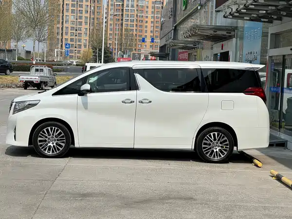 Toyota Alphard 2015