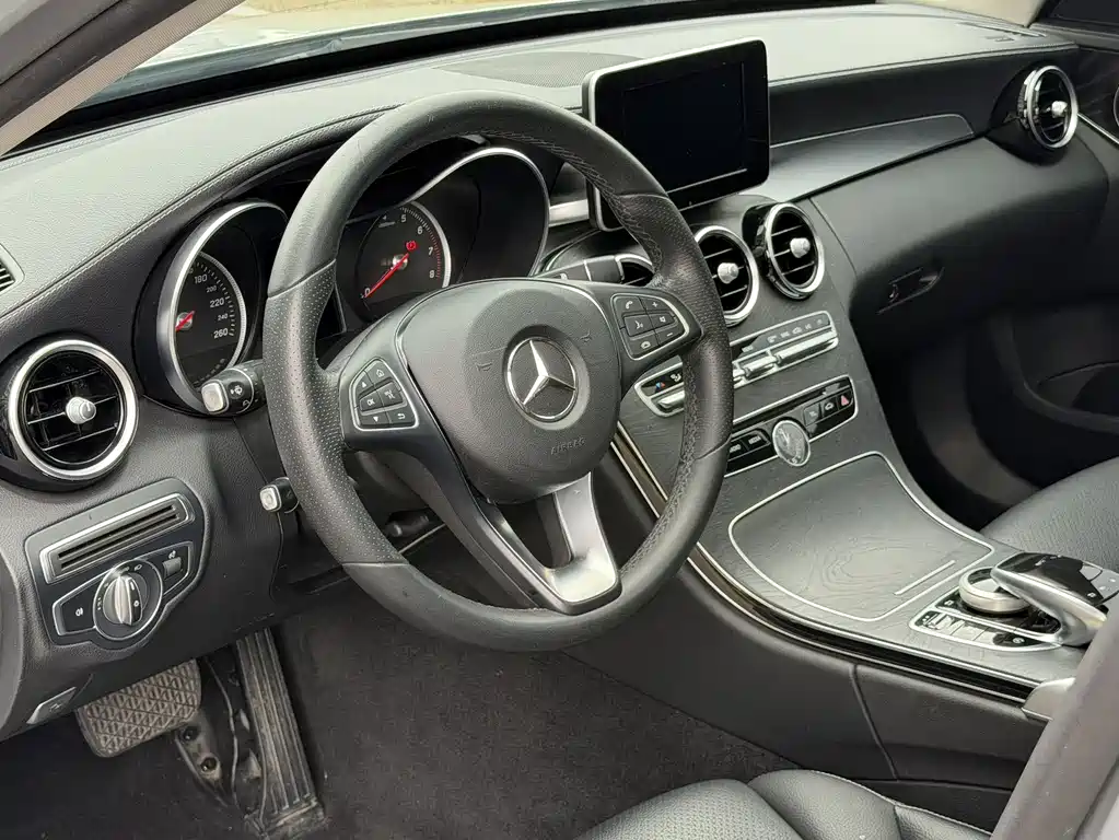 Mercedes-Benz C-Class 2018 — фото 9