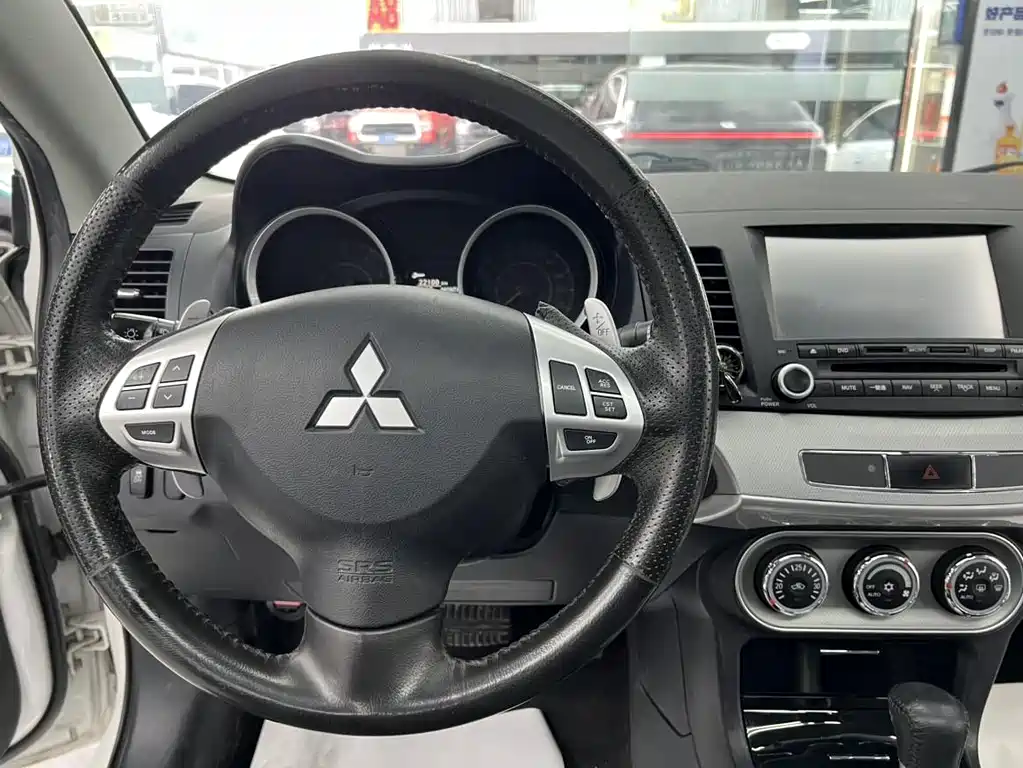 Mitsubishi Lancer EX 2017 — фото 11