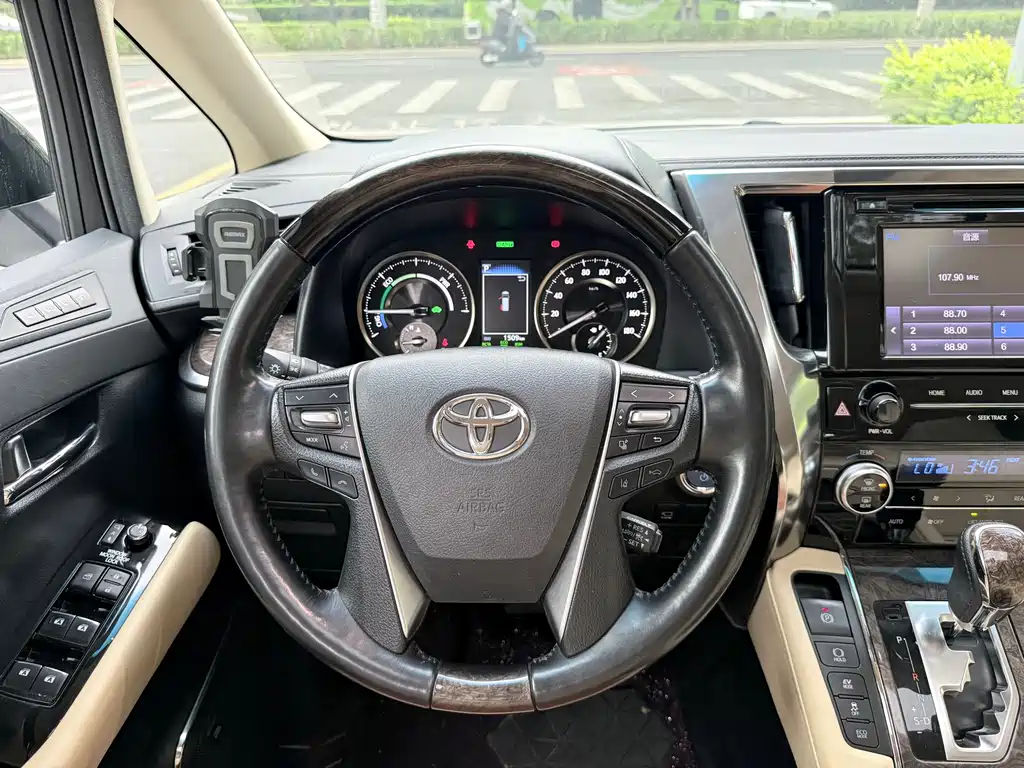 Toyota Alphard 2020 — фото 15