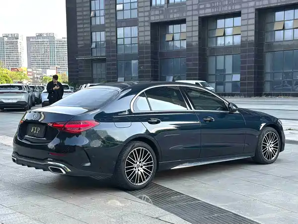 Mercedes-Benz C-Class 2024