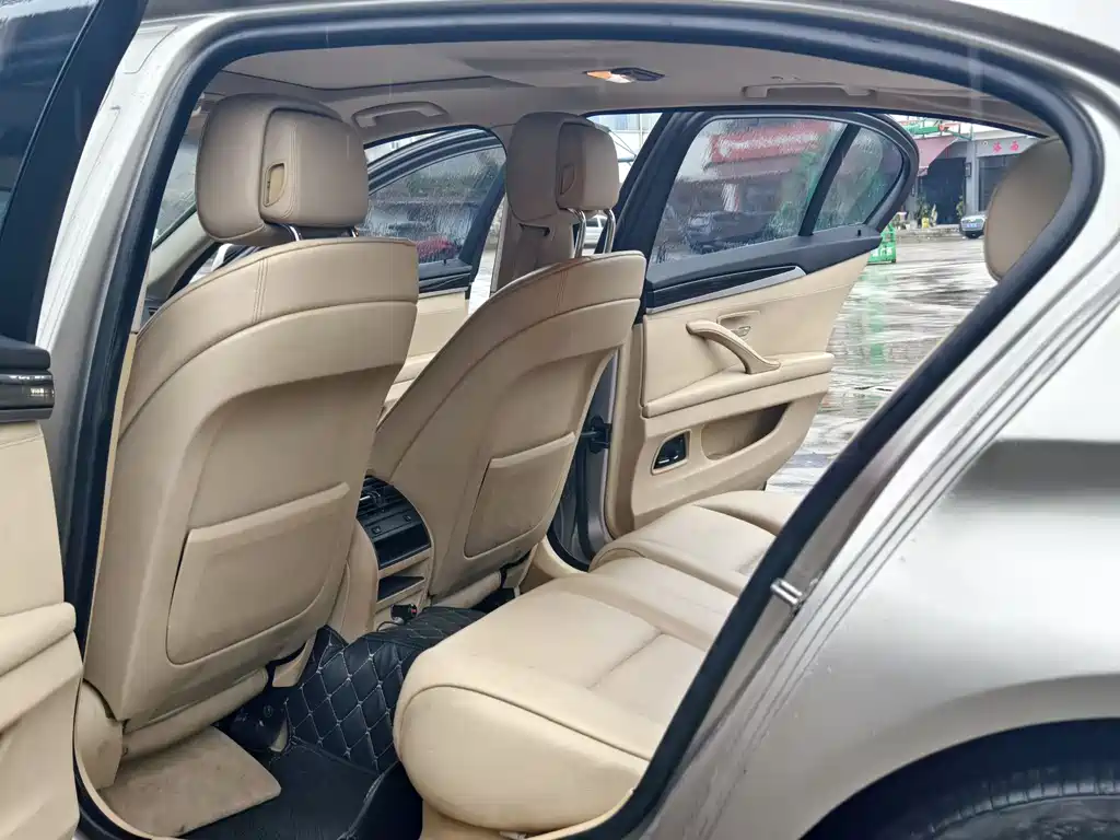BMW 5 Series 2013 — фото 11