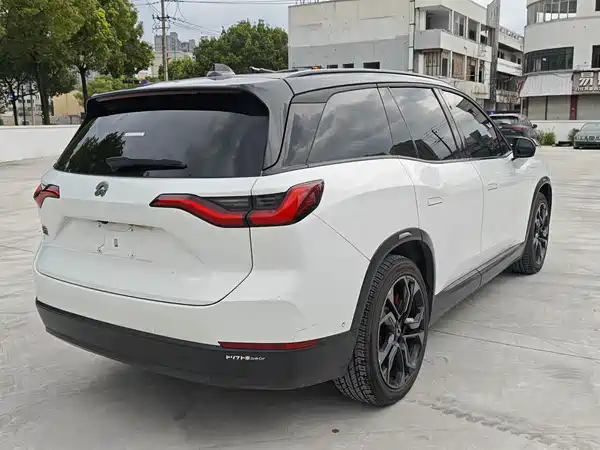 NIO ES8 2020
