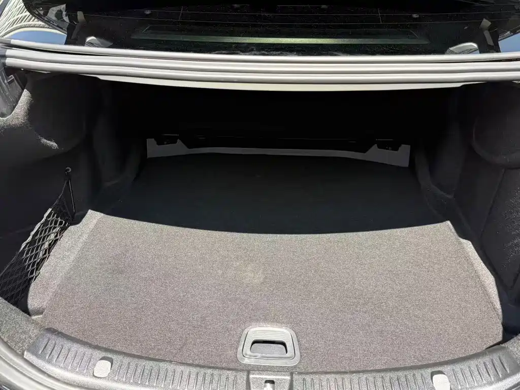 Mercedes-Benz E-Class 2019 — фото 17