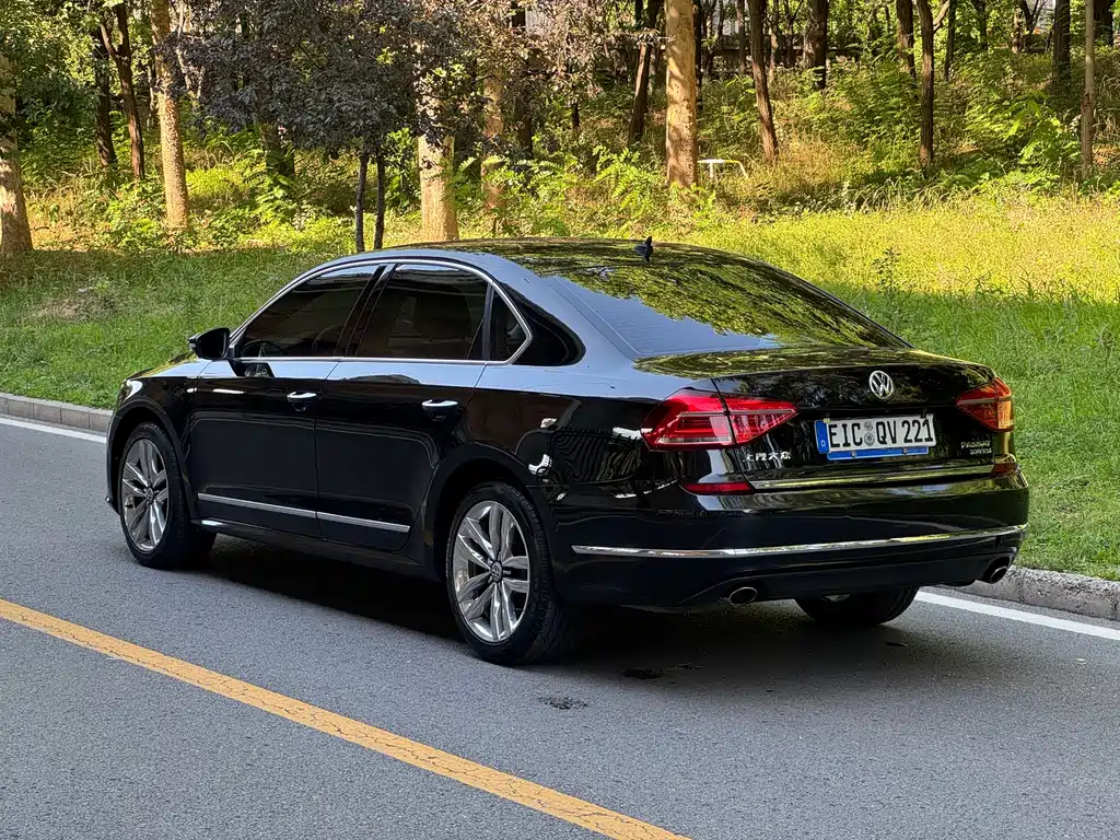 Volkswagen Passat 2018 — фото 9