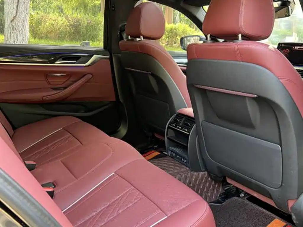 BMW 5 Series 2024