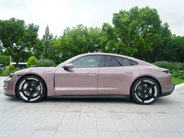 Porsche Taycan 2022