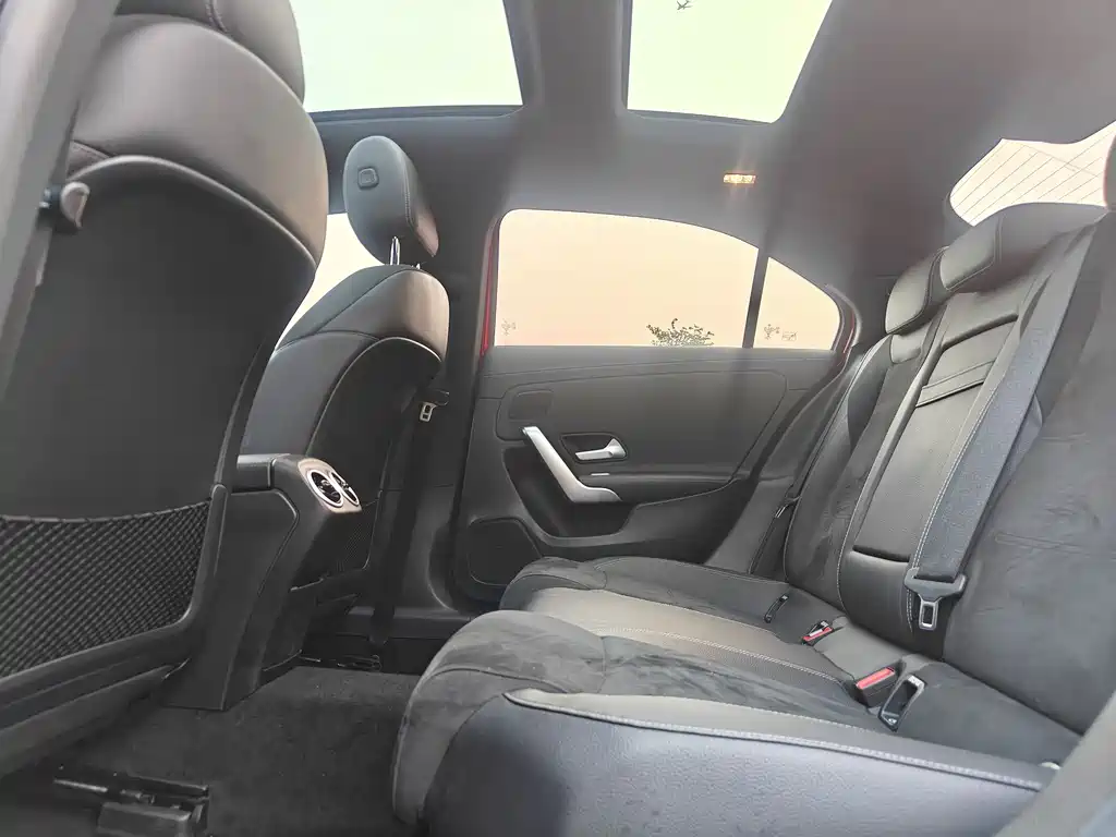 Mercedes-Benz A-Class 2019 — фото 17