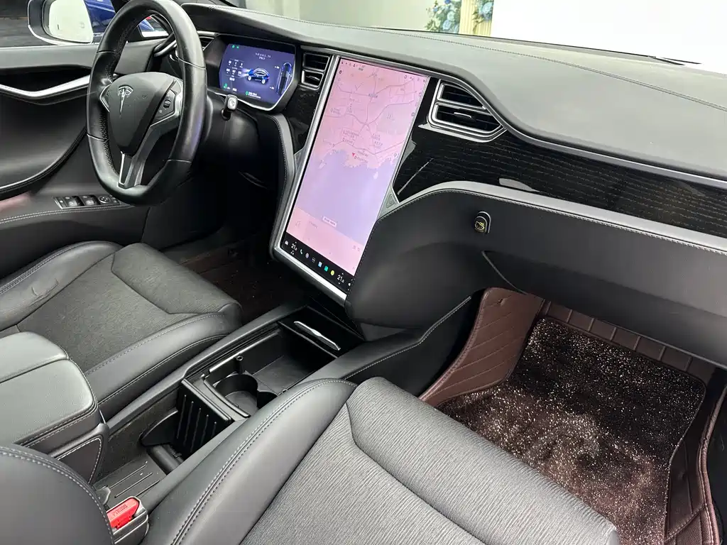 Tesla Model S 2018 — фото 31