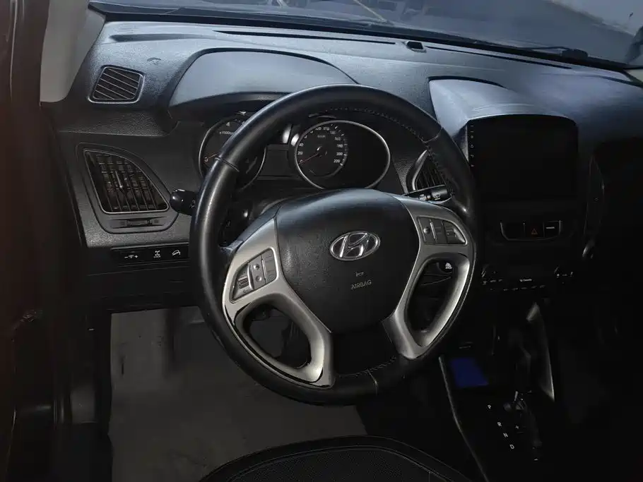 Hyundai ix35 2013 — фото 11