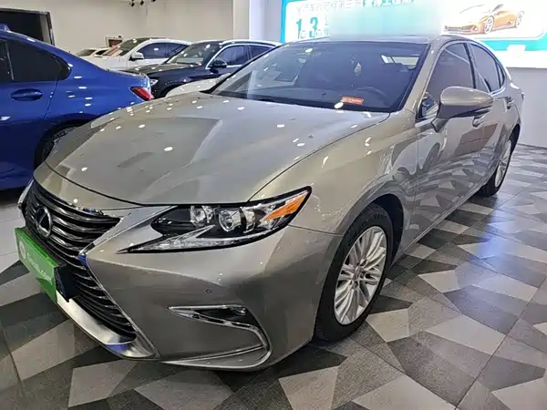 Lexus ES 2015