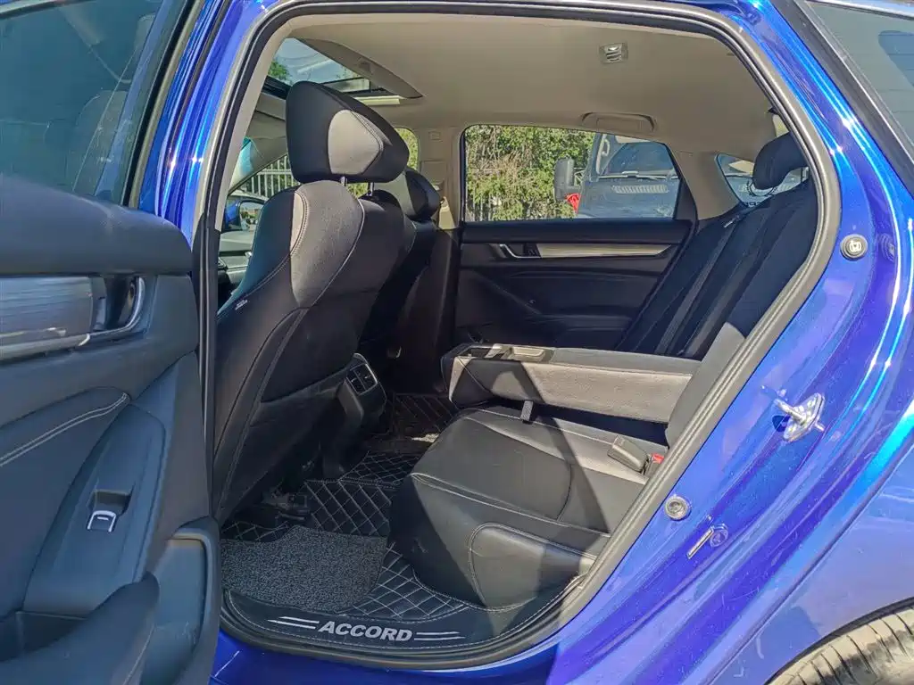 Honda Accord 2018 — фото 10