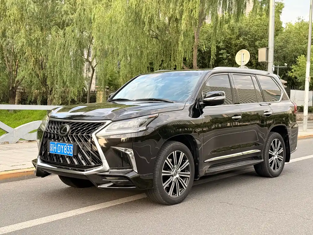 Lexus LX 2018
