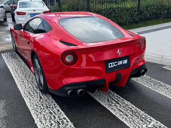 Ferrari F12berlinetta 2013