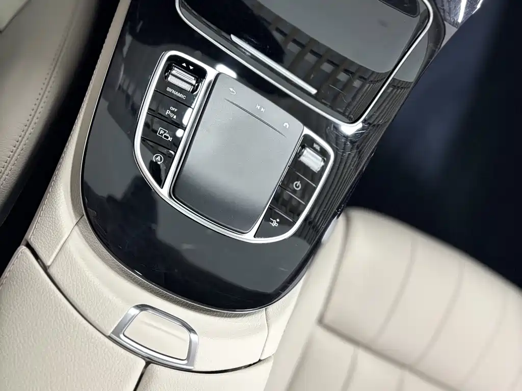 Mercedes-Benz E-Class 2023 — фото 8