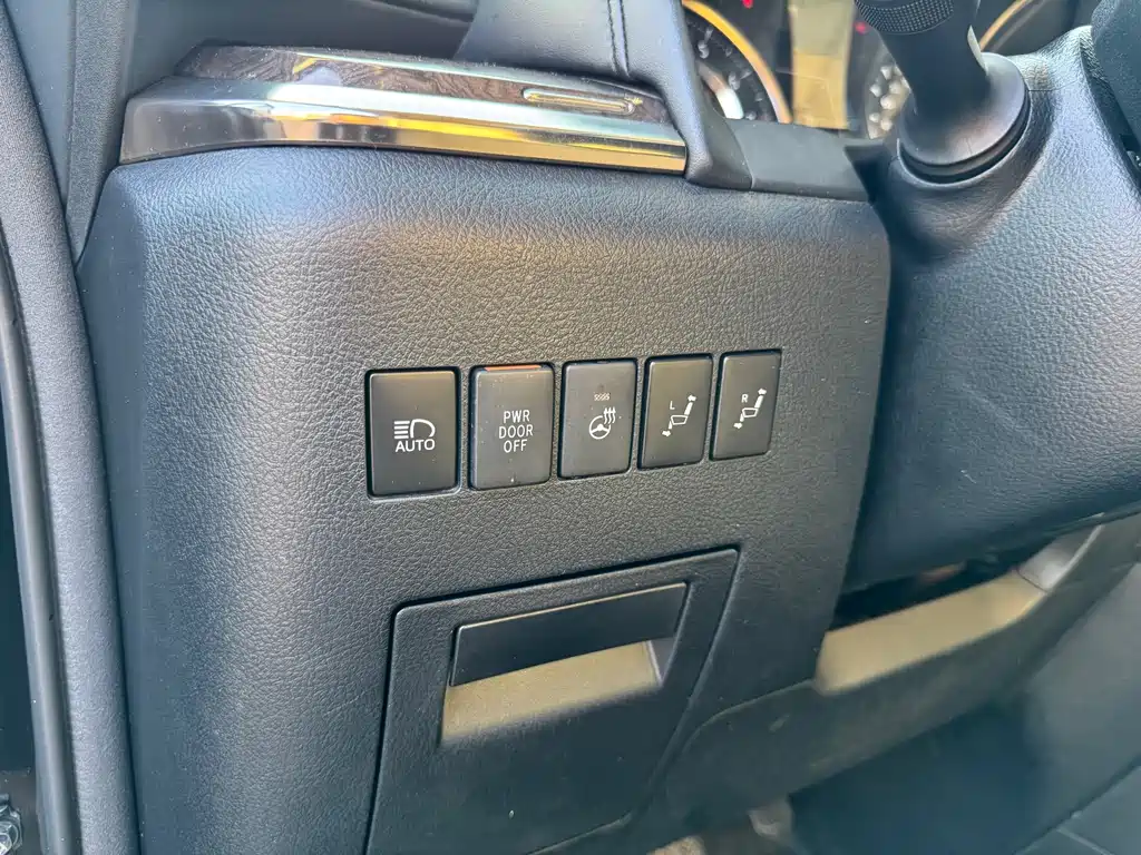 Toyota Alphard 2019 — фото 13