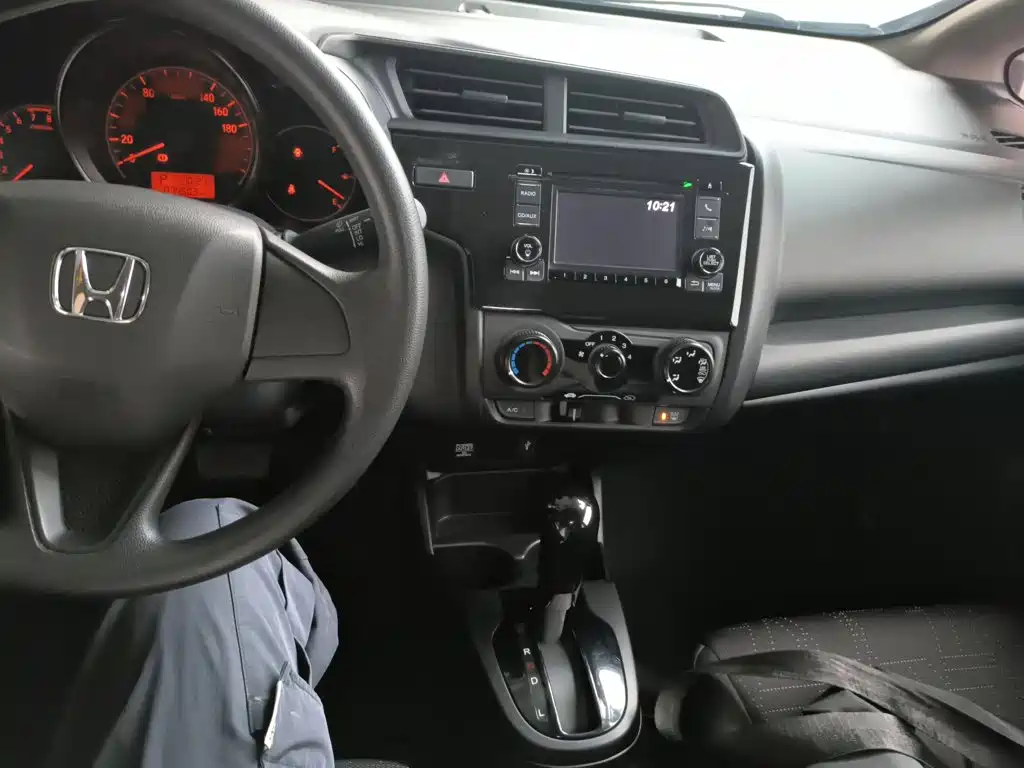 Honda Fit 2018 — фото 12