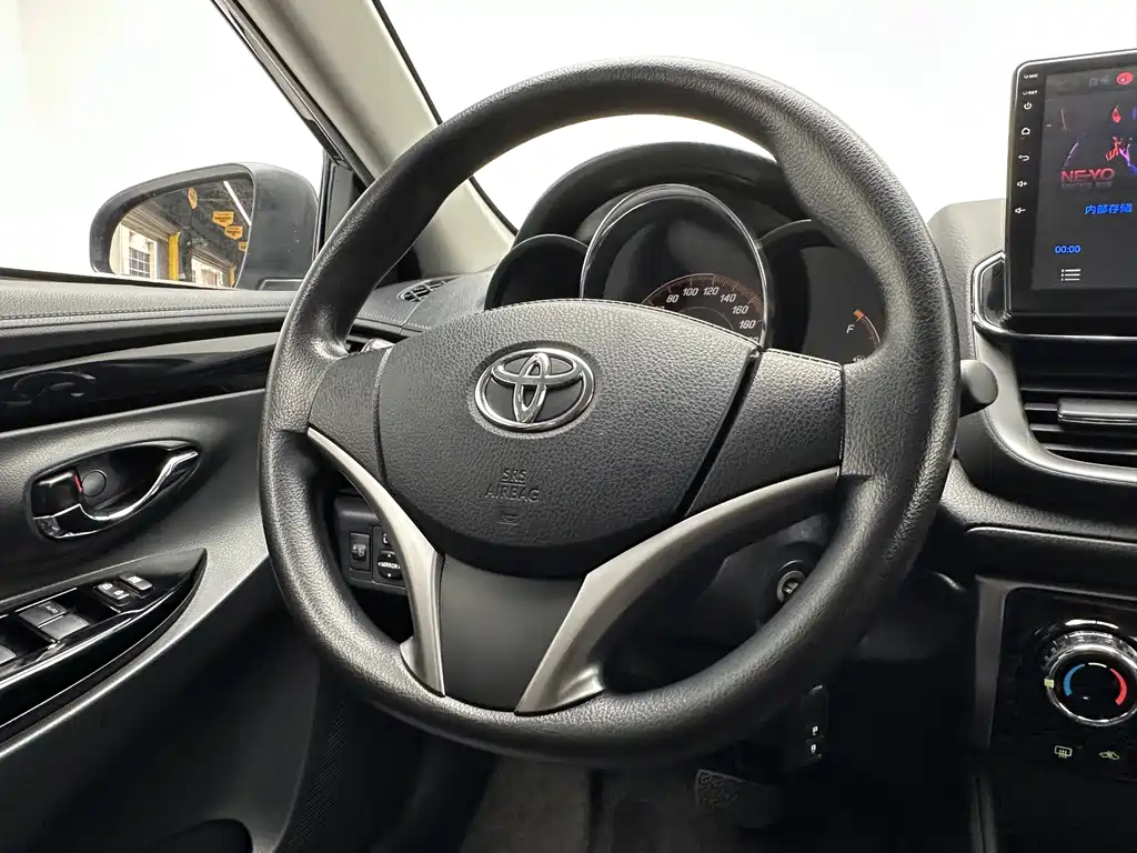 Toyota Yaris L 2021 — фото 10