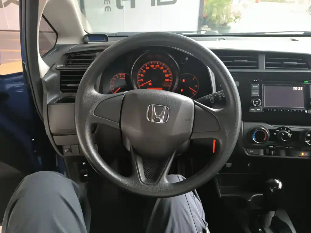 Honda Fit 2018 — фото 3