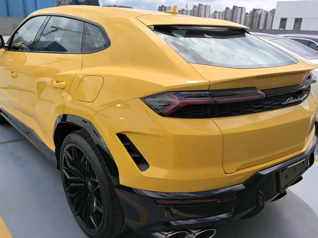 Lamborghini Urus SE — фото 3