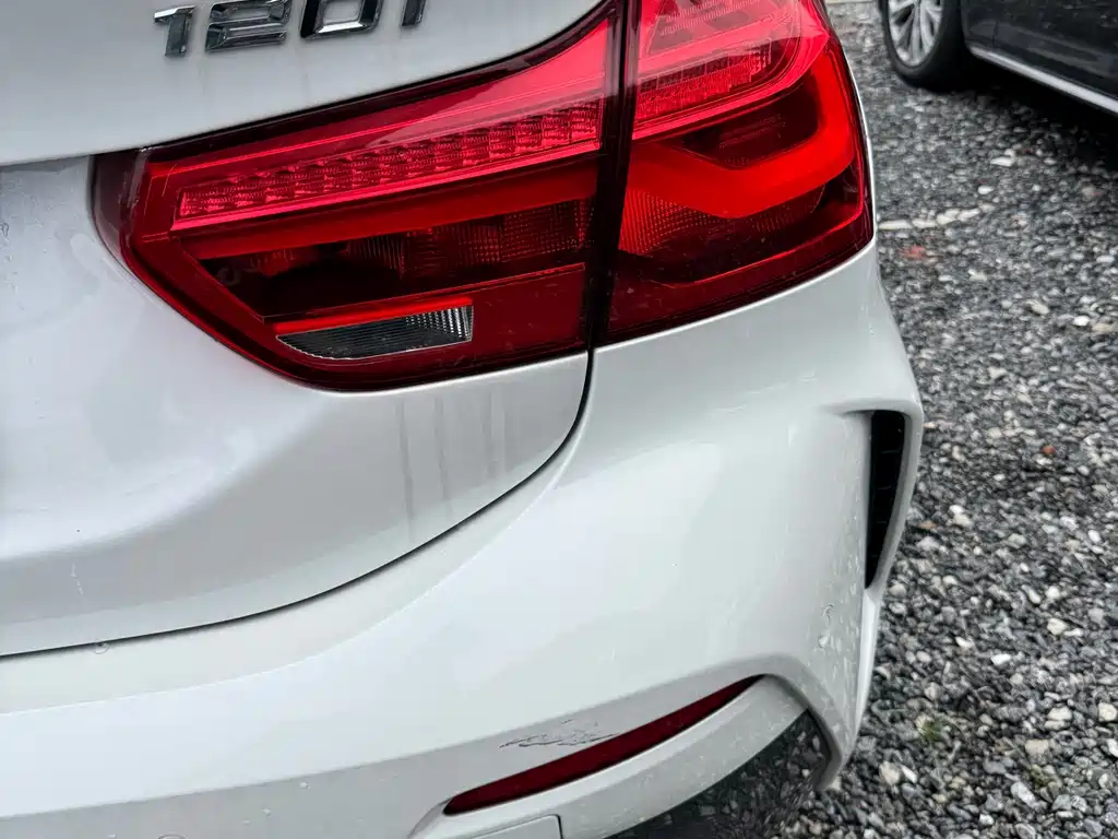 BMW 1 Series 2021 — фото 18