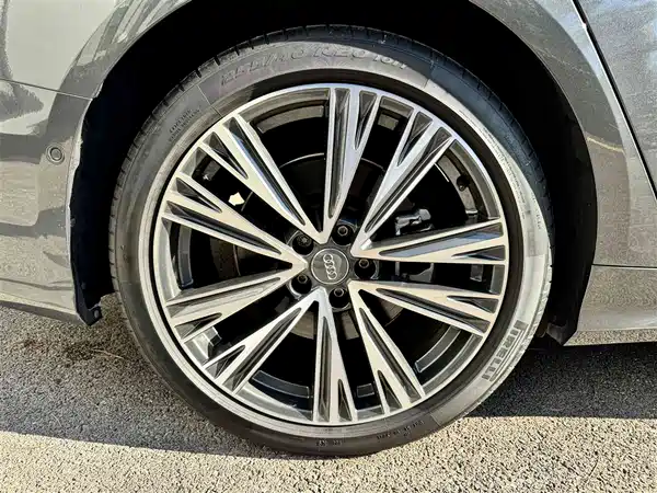 Audi A6L 2022